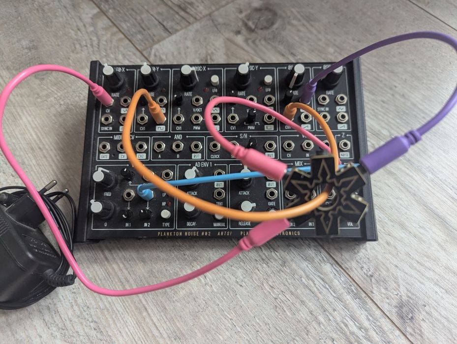 syntezator semi modularny analogowy Ants! Plankton Electronics