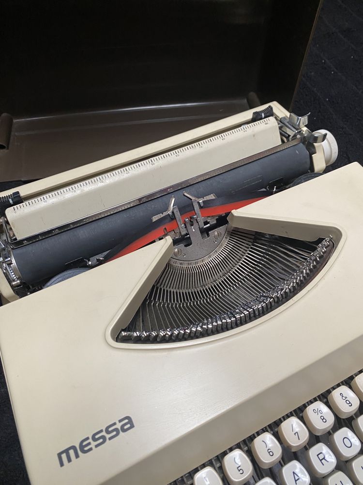 Máquina de escrever portátil