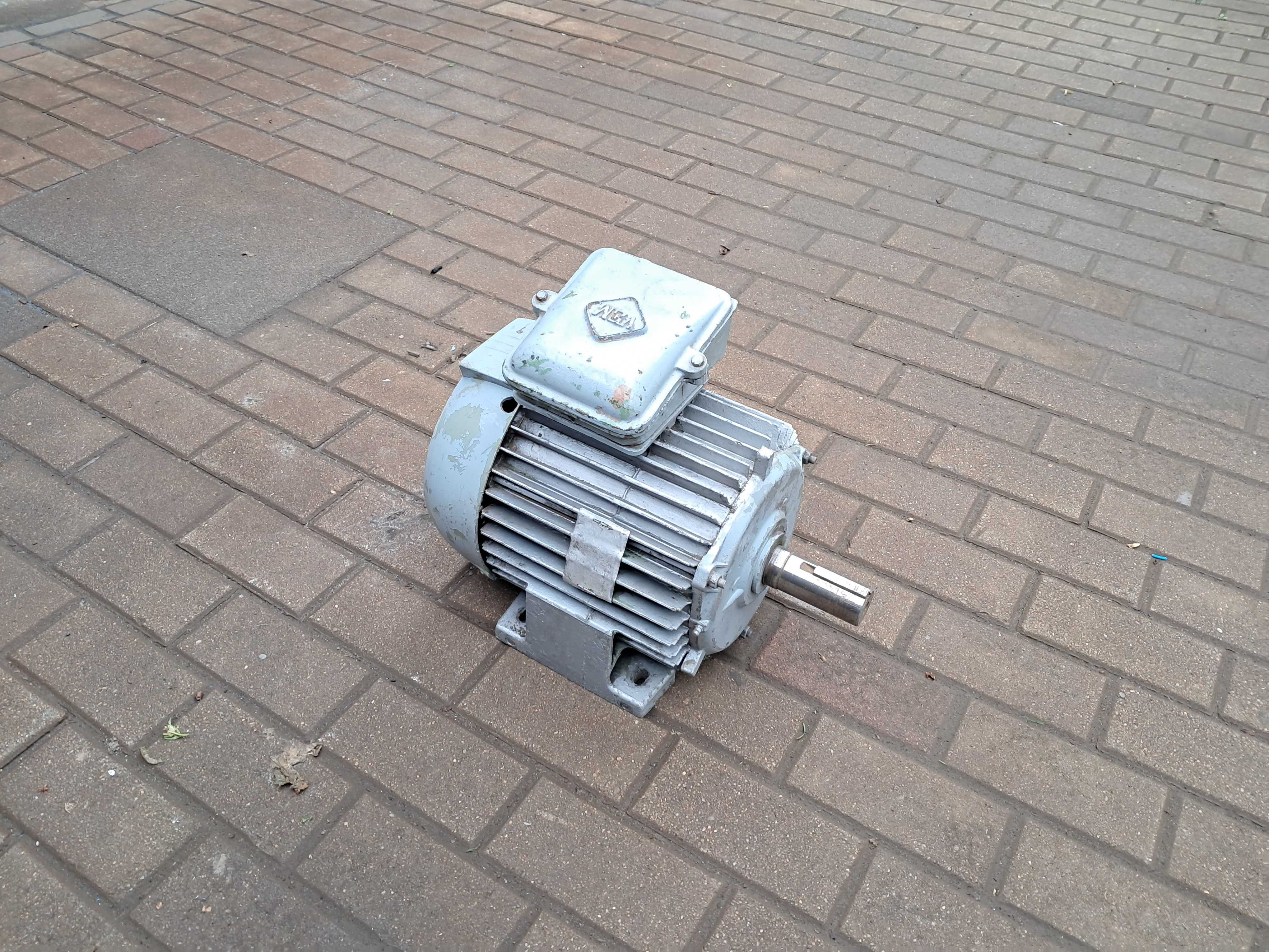Silnik elektryczny wysokoobrotowy 7.5kw 2895 obrotów. Wysyłka