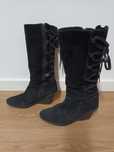 Botas de Camurça em Cunha - No  38