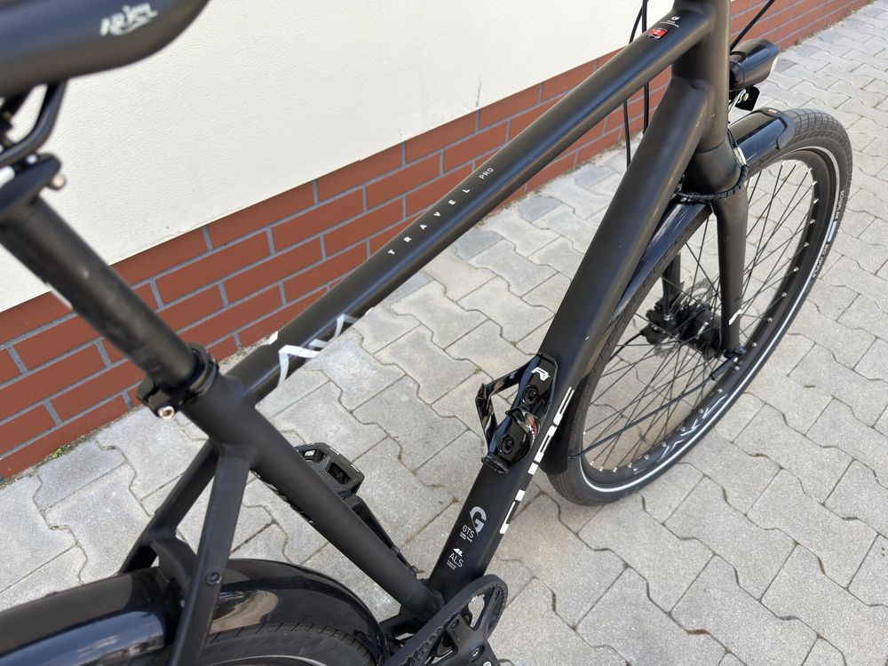 Cube Travel Pro GTS 58cm Carbon Drive Nexus 8