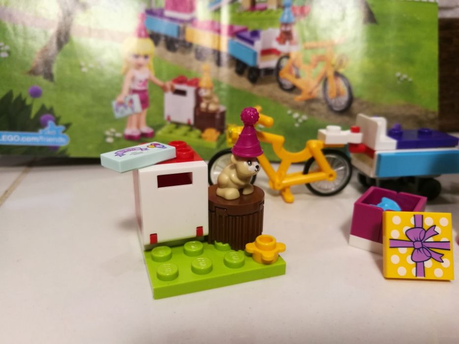 Lego Friends 41111 imprezowy pociąg