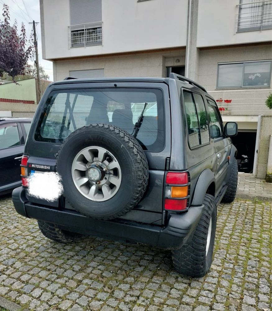 Mitsubishi Pajero 2.5 TD 4x4 (1993) – Clássico em Excelente Estado!