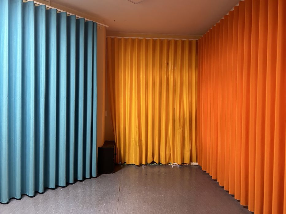 Conjunto de Cortinas Coloridas