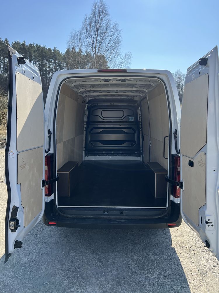Uslugi transportowe / przeprowadzki / taxi bus / bus dostawczy