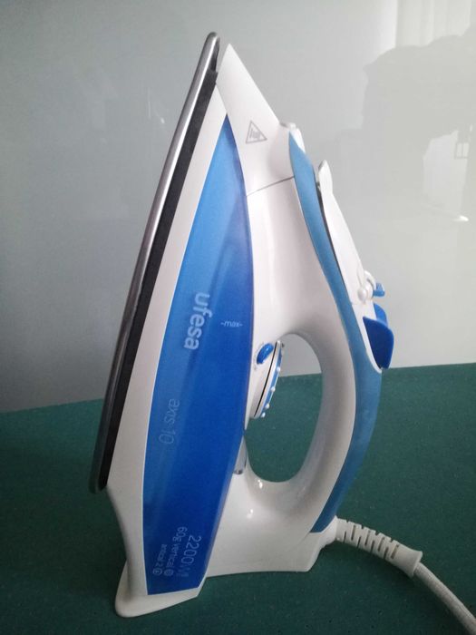 Ferro a vapor marca Ufesa (novo)