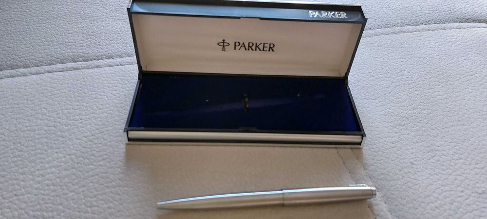 Caneta Parker com caixa