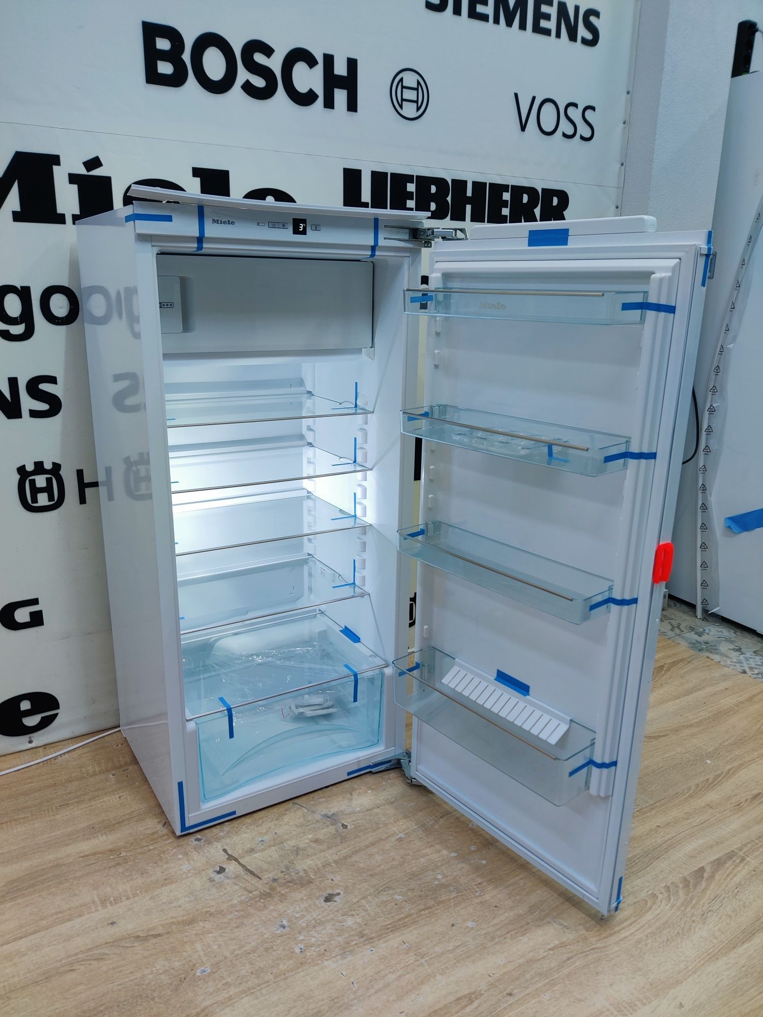 Встраиваемый холодильник Miele™ K34243 iF. Новое состояние. 2021 год.