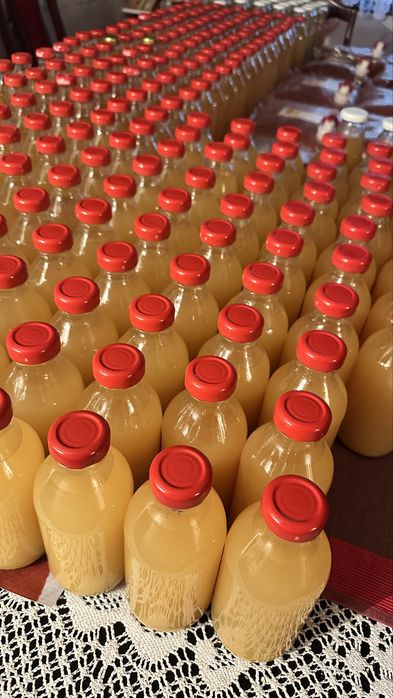 Sok pigwa 1 L, pigwowiec 0,33 L- tłoczony na zimno 100% bez dodatkow.