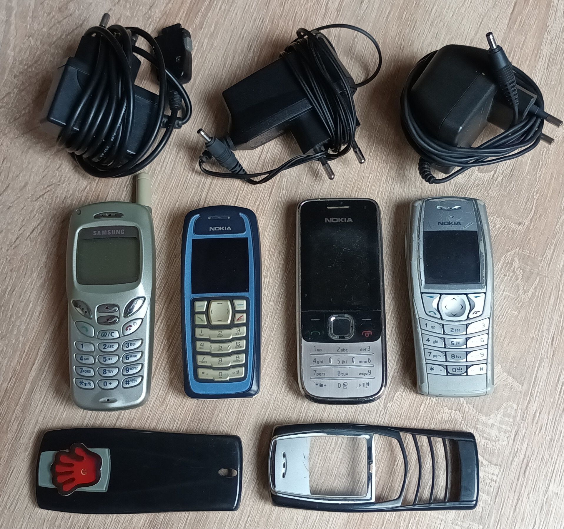 NOKIA SAMSUNG telefony komórkowe 4 sz. ładowarki etui