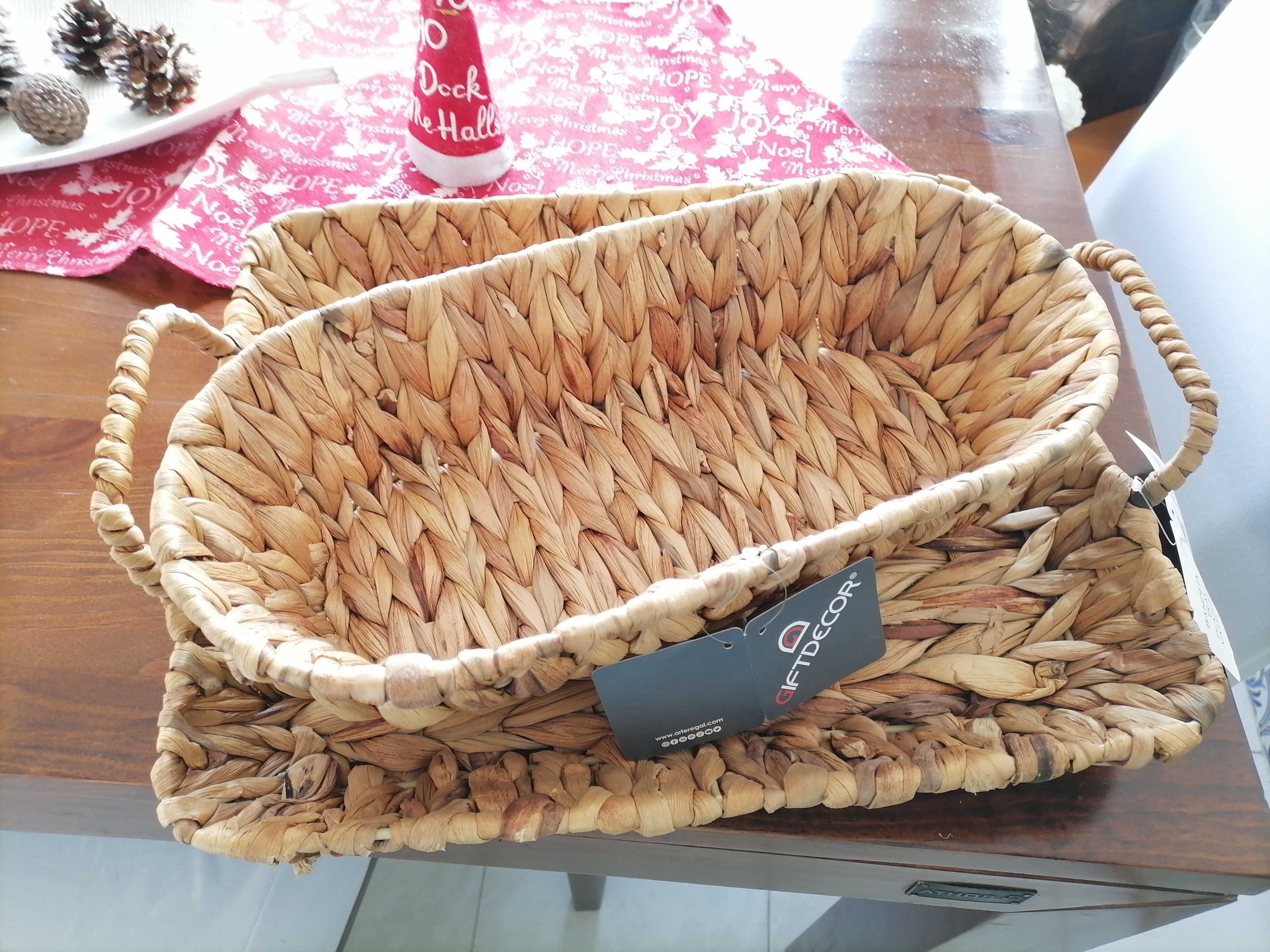 Travessas em barro novas e é cestas para pão, fruta, ect