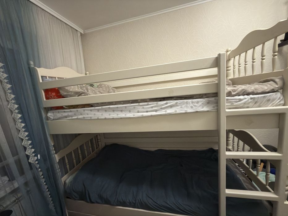 Двух ярусне ліжко