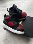 Nowe buty Jordan czarno czerwone rozmiar 21