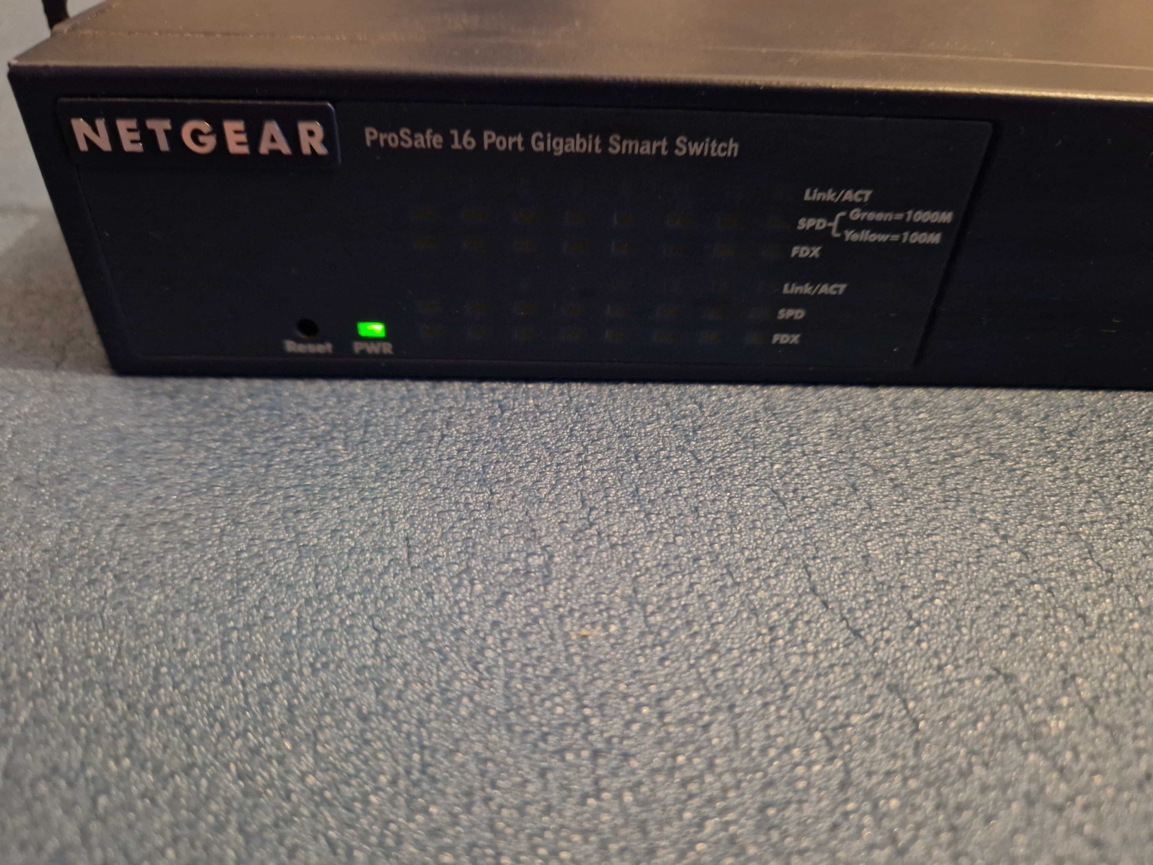 Switch de Rede Netgear GS716T