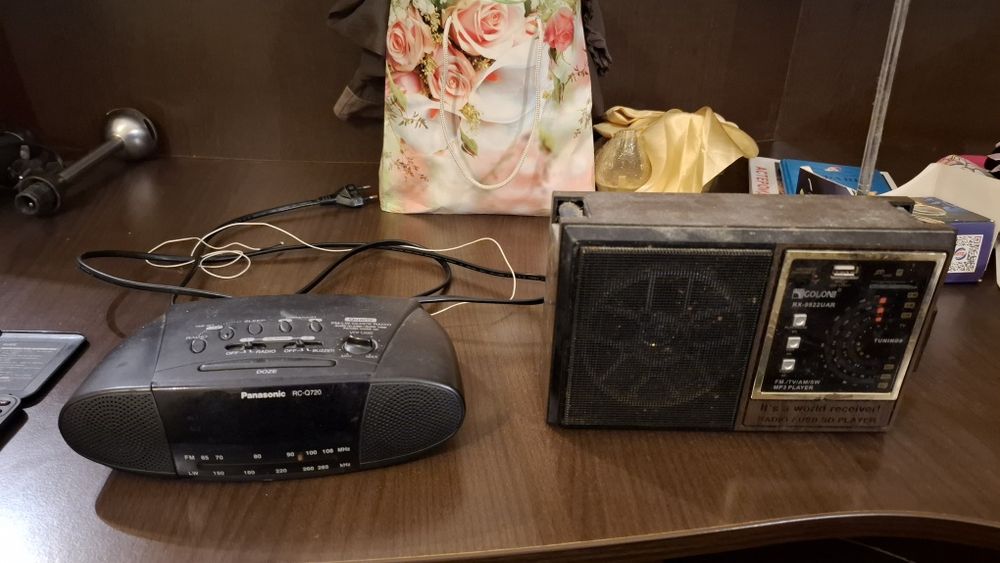 Лот Радио Приемник будильник