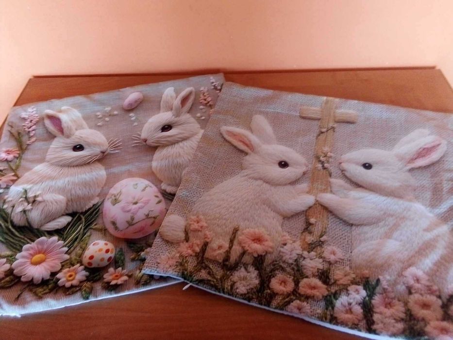 Dwie poszewki na poduszki