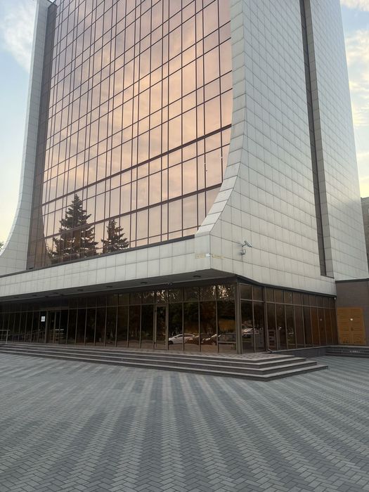 Сдам в аренду помещение на красной линии