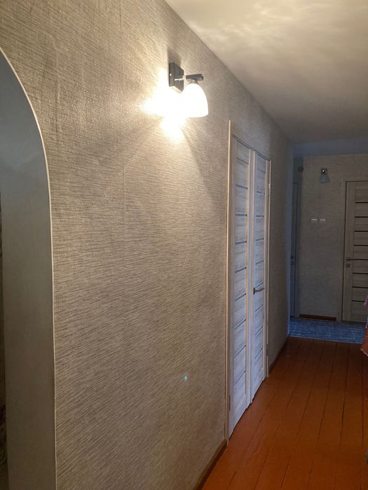 Квартира 4-кімнатна на болгарах