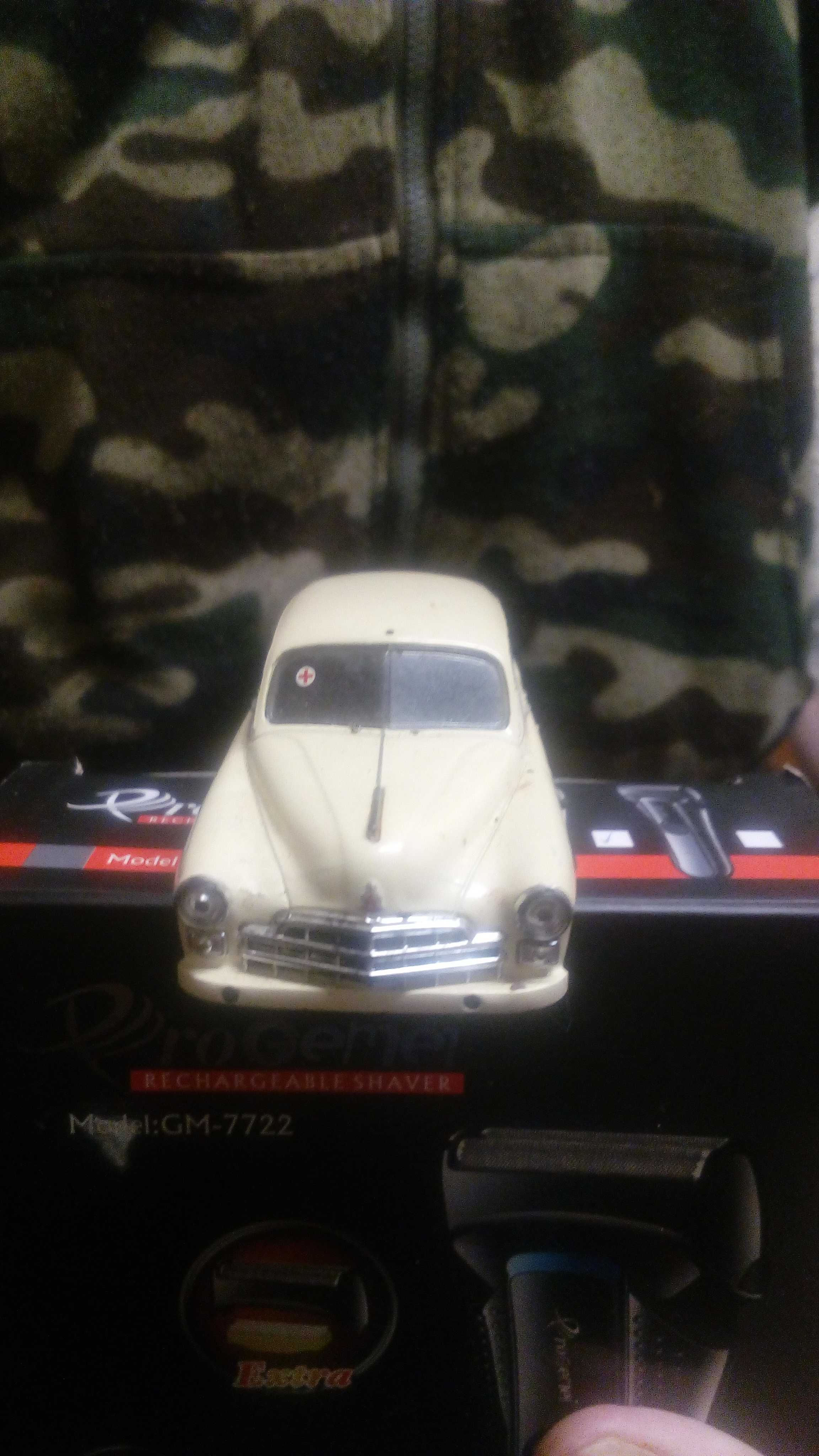 Продам модельки машинок масштаб 1/43