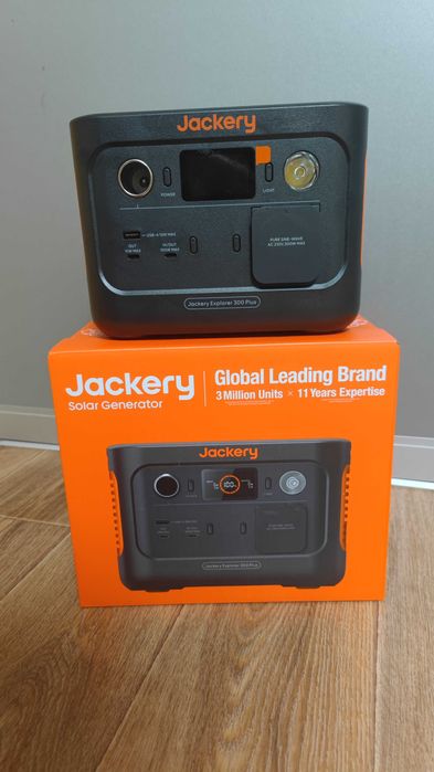 Зарядна станція універсальна Jackery Explorer 300PLS 288WH