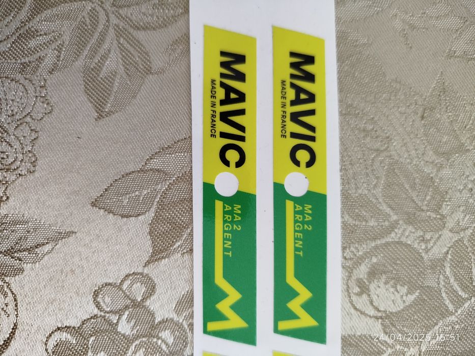 Decalques em vinil laminado