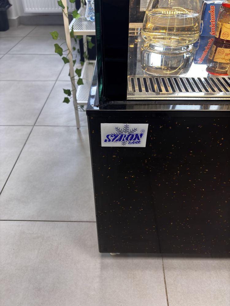 Witryna Ekspozycyjna Chłodnicza Szron DB-900G (rezerwacja)