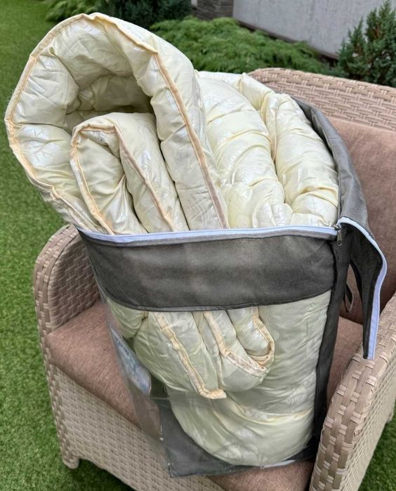 Зимова ковдра зі штучного лебединого пуху, розмір 145×210