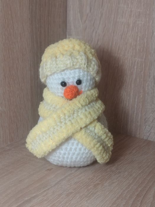 Новорічна фігурка Сніговичок