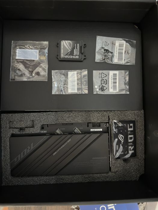 Conjunto CPU i7 14700k + Board Asus ROG Z790 Maximus Hero c/ Garantia.