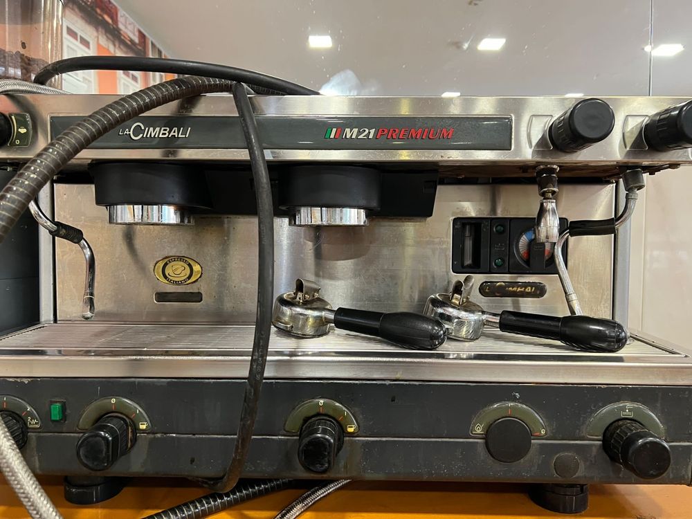 Maquina de Cafe Cimbali M21 com Moinho