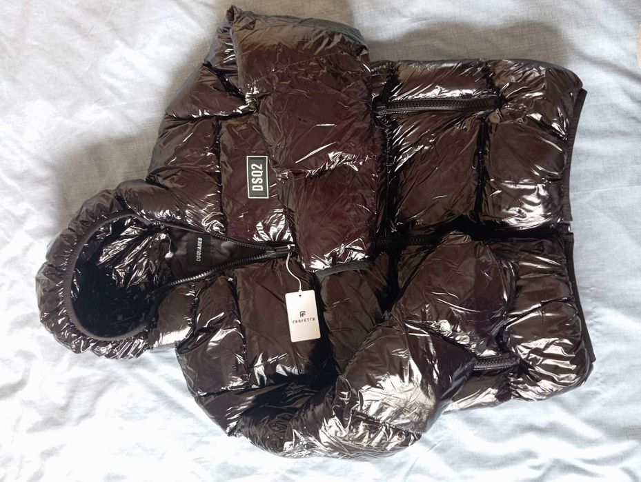 Kurtka puchowa Dsquared2 - regular fit, błyszcząca czarna rozmiar S