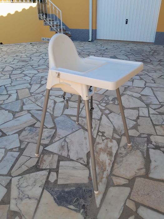 Cadeira alta de refeição bebé