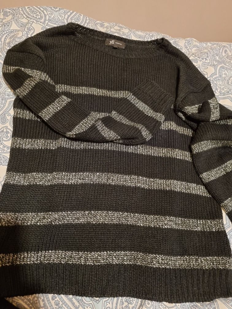 Swetr Reserved S czarno srebrny