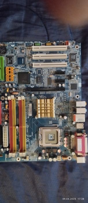 Материнская плата GIGABYTE GA - 8I945