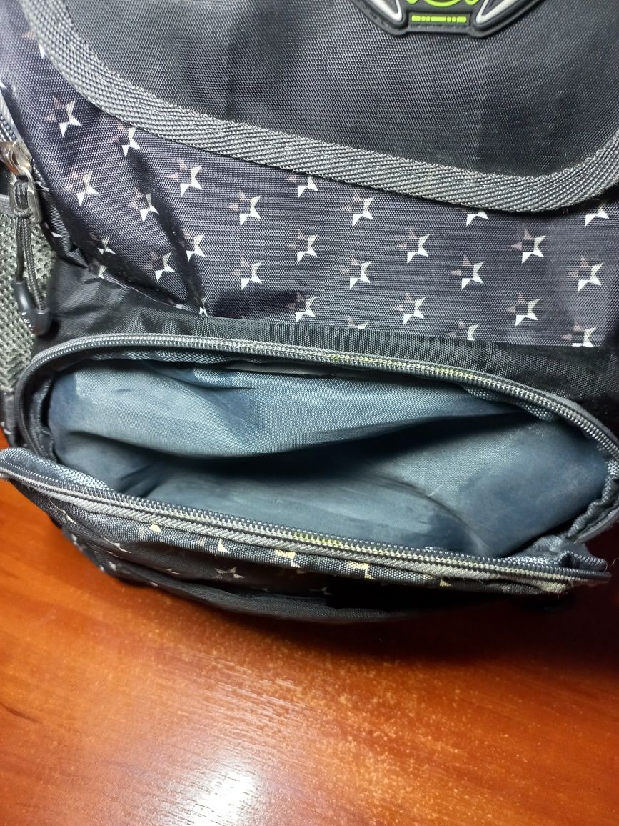 Чёрный вместительный рюкзак