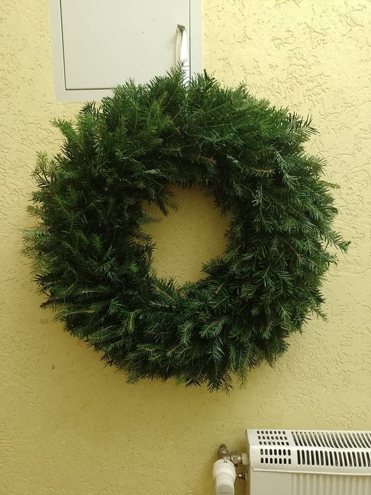 Віночок на двері з живої ялинки Гірлянда з живої хвої на сходи вікно