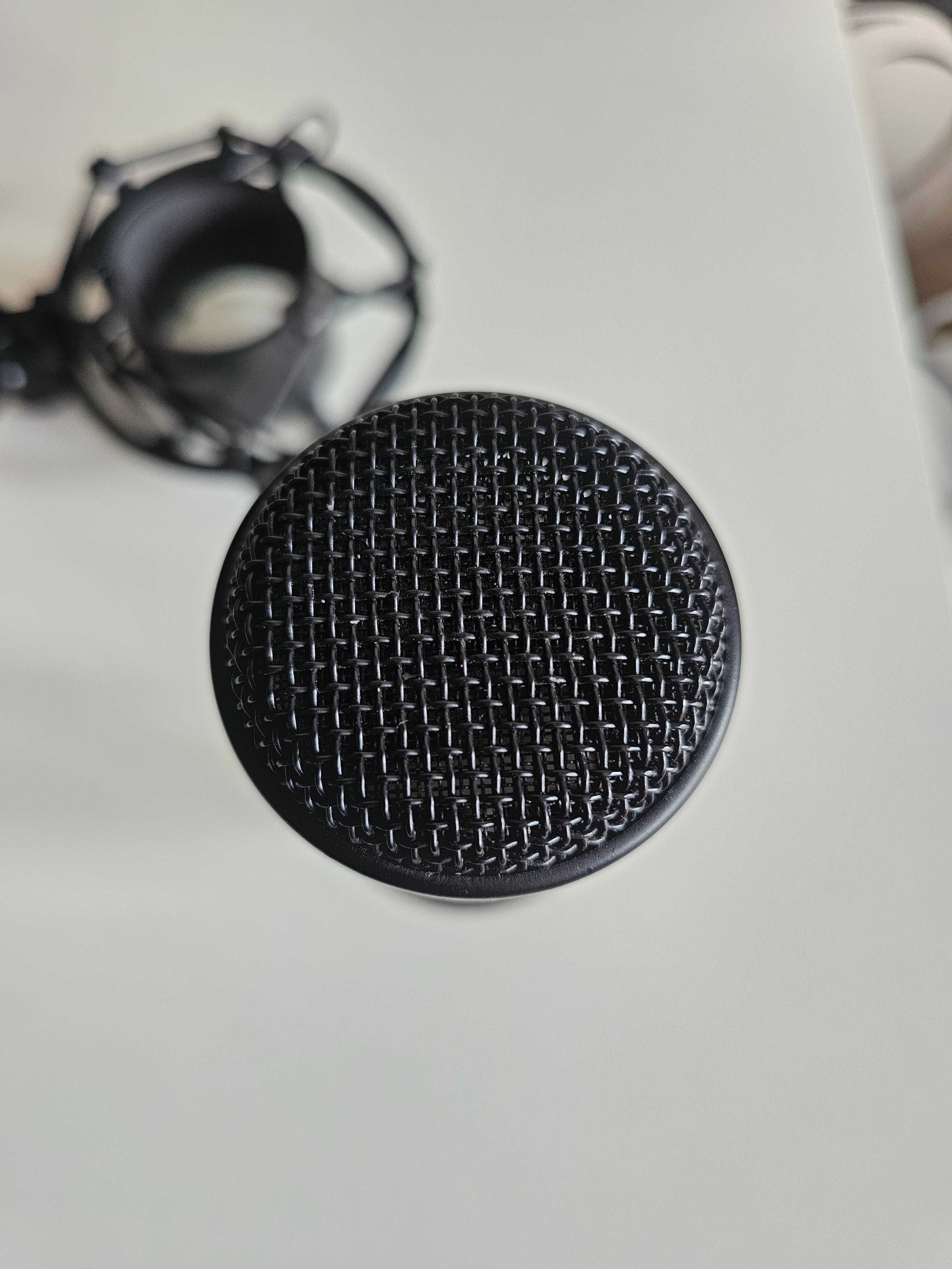 Студійний конденсаторний мікрофон Audio-Technica AT2020