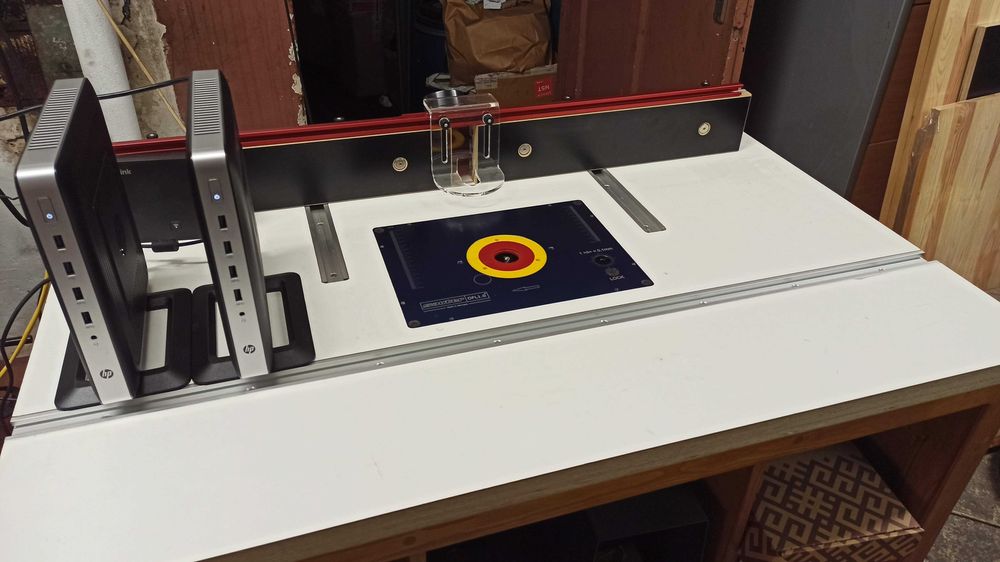 Stolik frezarki górnowrzecionowej + Frezarka Bosch