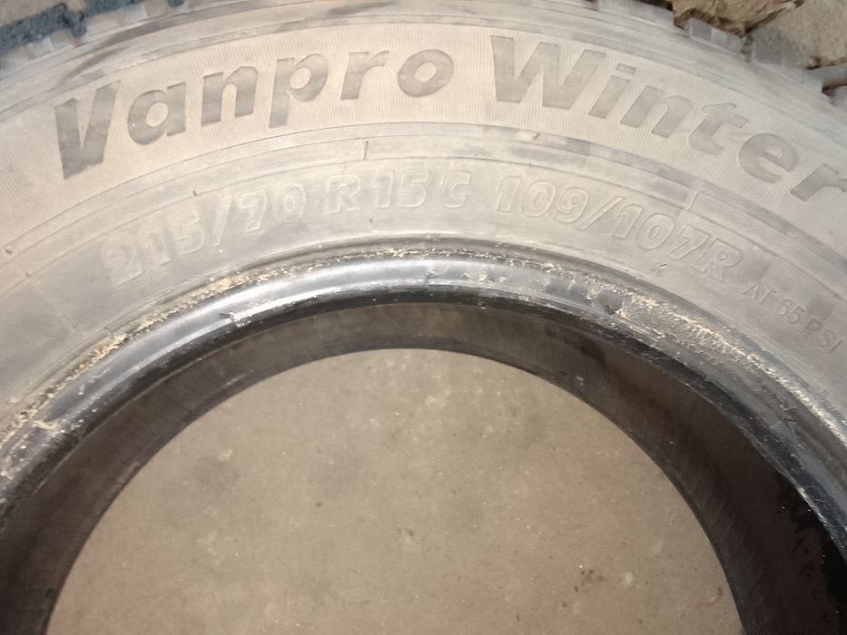 2 Opony zimowe 215/70r15C KORMORAN 6mm