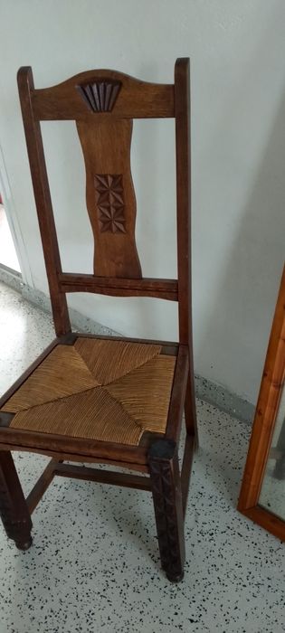 Meble stół rozkładany plus mix krzeseł całość 150 zł
