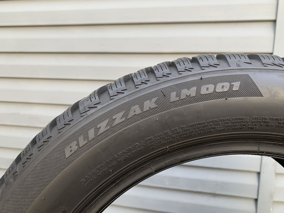 Пара зимових шин Bridgestone 205/55 R16 Blizzak LM001