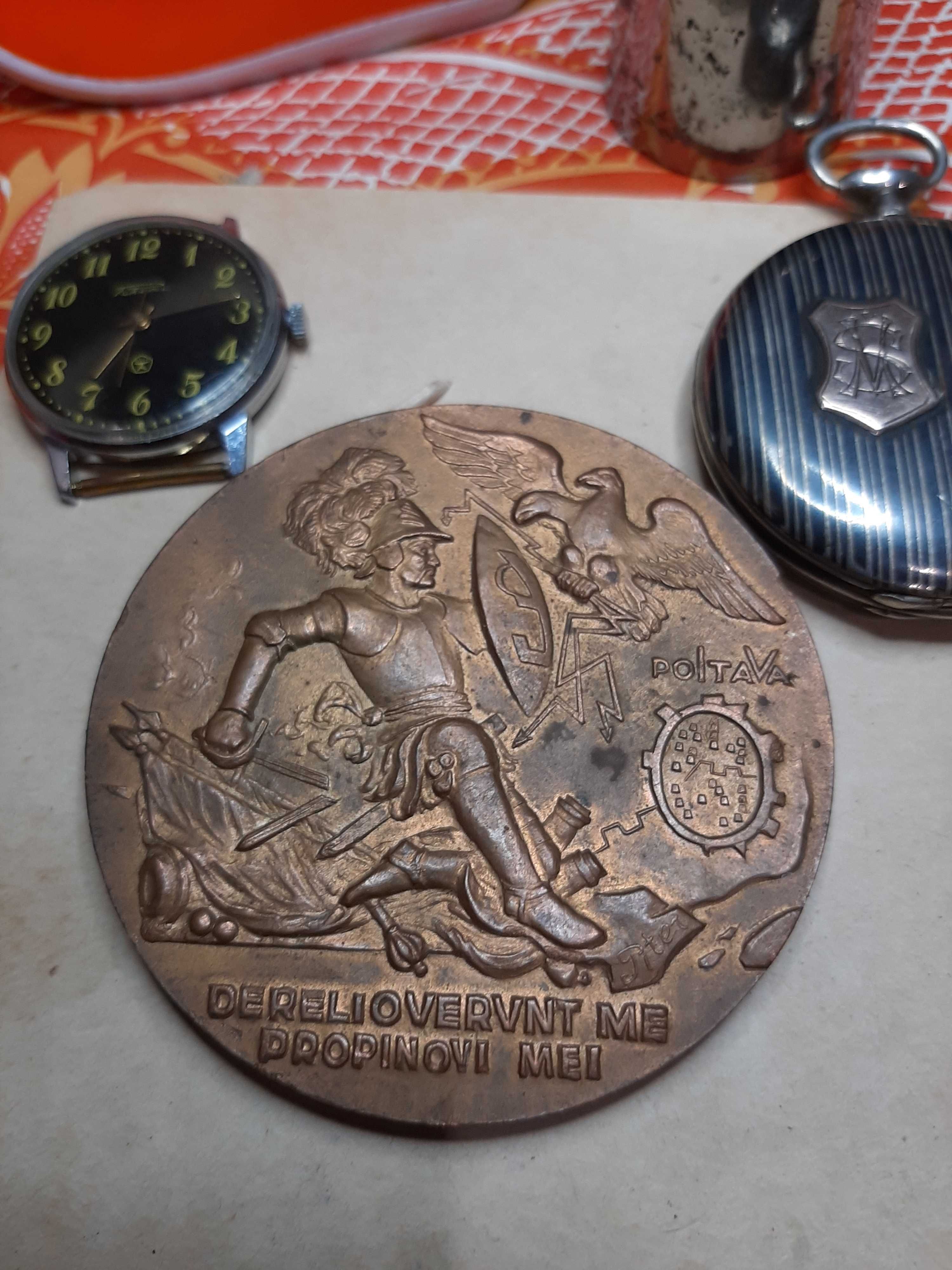 Продам  раритетную  настольную медаль Сауткина -Полтавская битва.