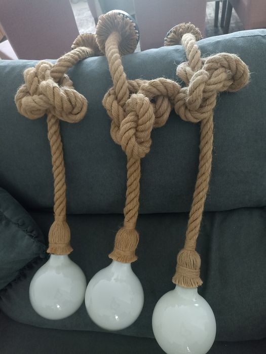 Candeeiros (3) com lâmpadas