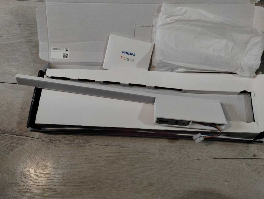 Kinkiet Lampa ścienna  Philips Hue biały zintegrowane źródło LED 12,2W