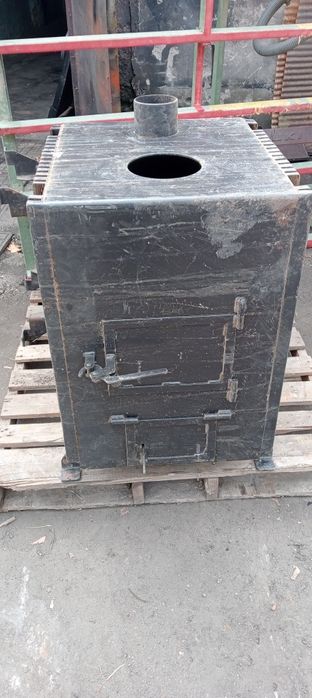 Печь- буржуйка фирмы ICARE с теплообменником.