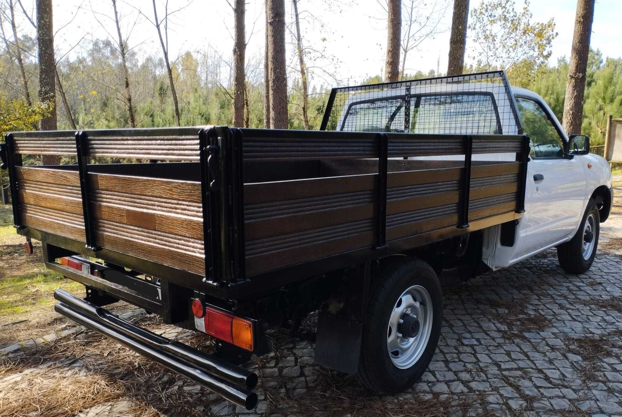 Carrinha Nissan D22 Hilux SÓ 102 MIL KMS 3 lugares ano 2002