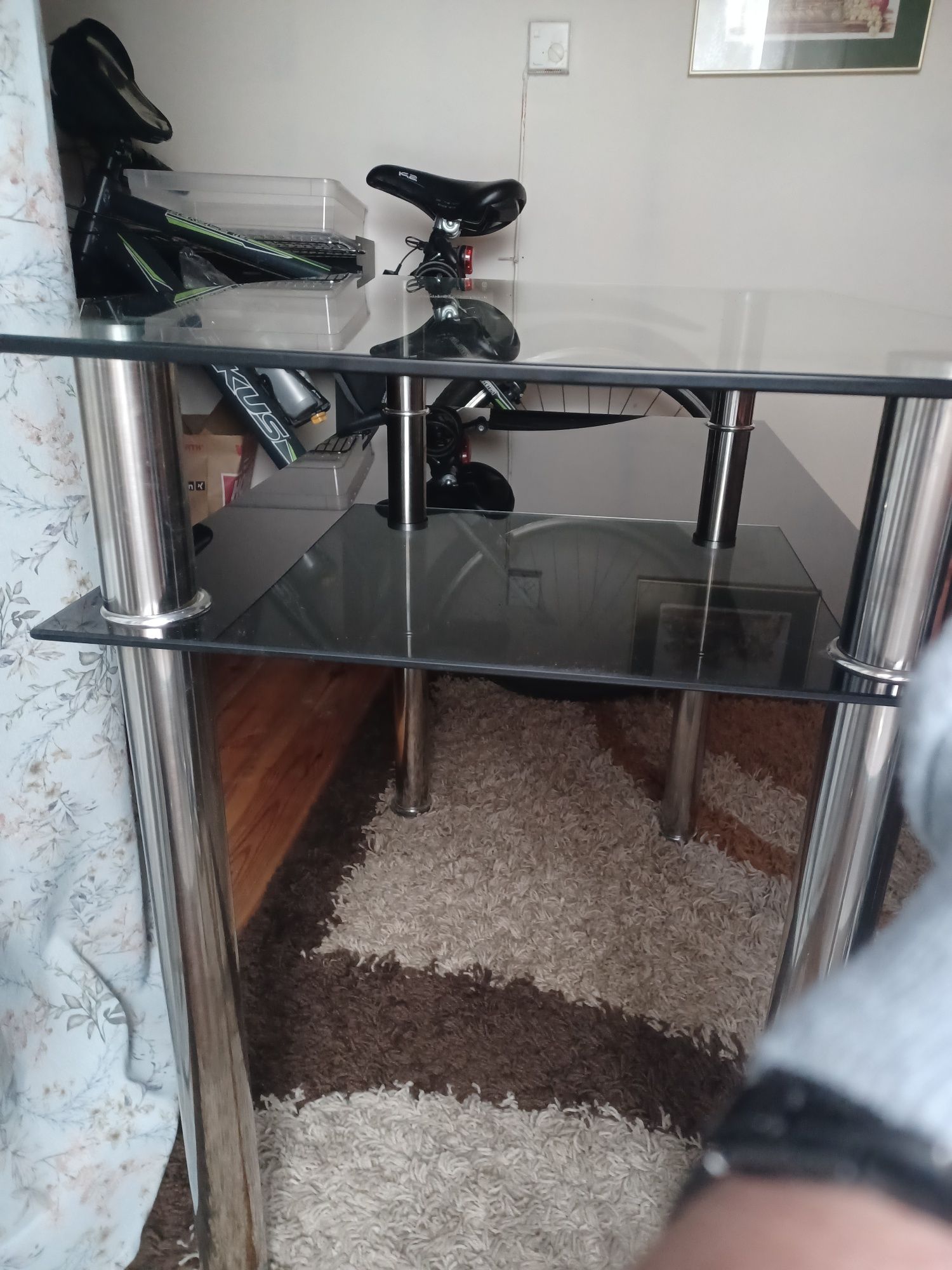 Stolik szklany pod telewizor