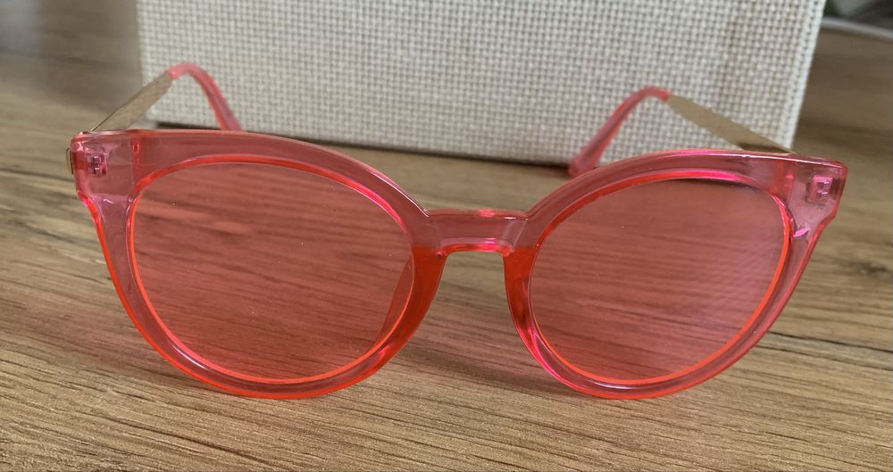 Sprzedam damskie, różowe okulary przeciwsłoneczne
