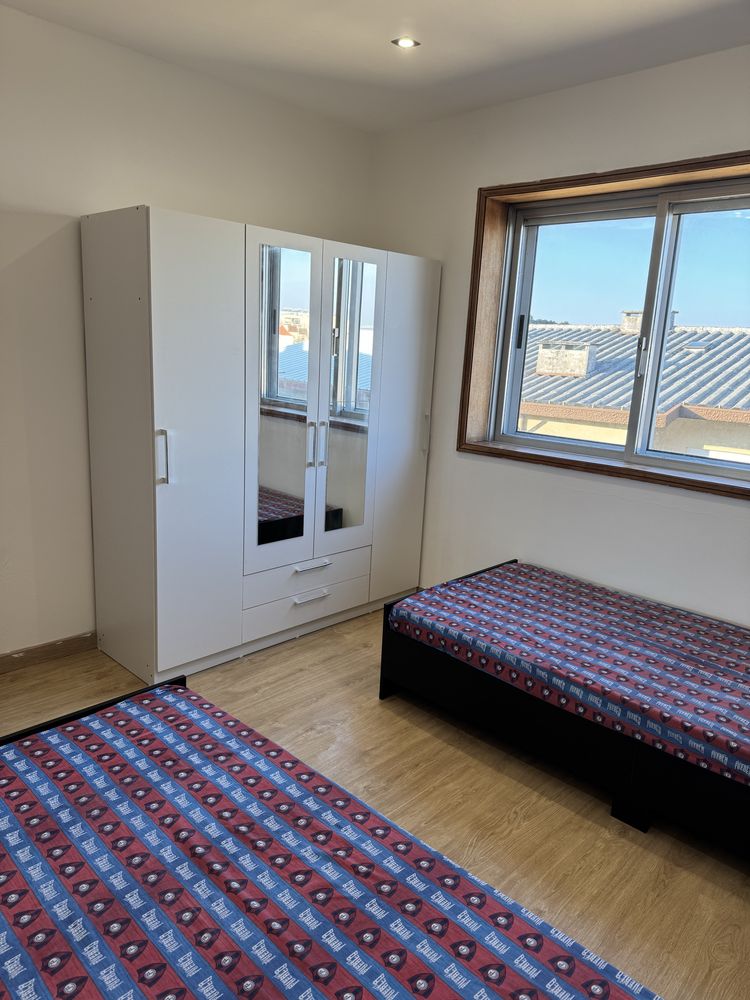 Quarto Para Arrendar Em Vila Nova De Gaia
