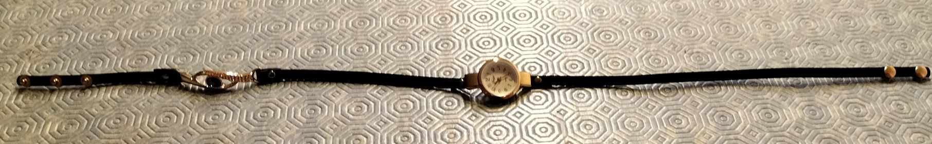 Vendo relógio com pulseira de brilhantes novo